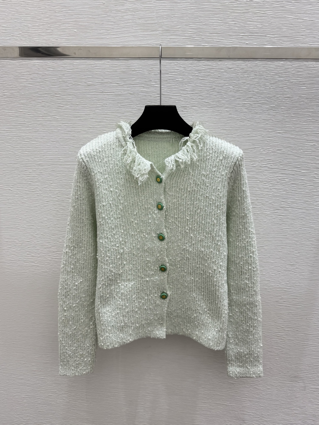 🆕CH家🆕  早秋新款  纯色简约圆领针织长袖开衫 颜色：绿色 尺码：36.38.40      