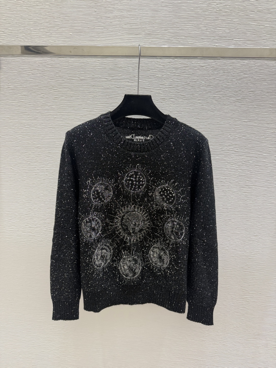 🆕D家🆕  早秋新款 撞色摩天轮圆领针织长袖 颜色：白色 黑色 尺码：36.38.40      
