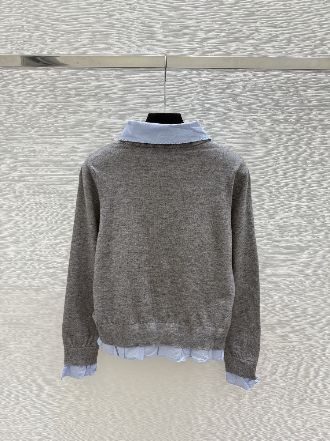🆕M家🆕  早秋新款 撞色翻领针织长袖开衫 颜色：灰色 宝蓝 尺码：36.38.40      