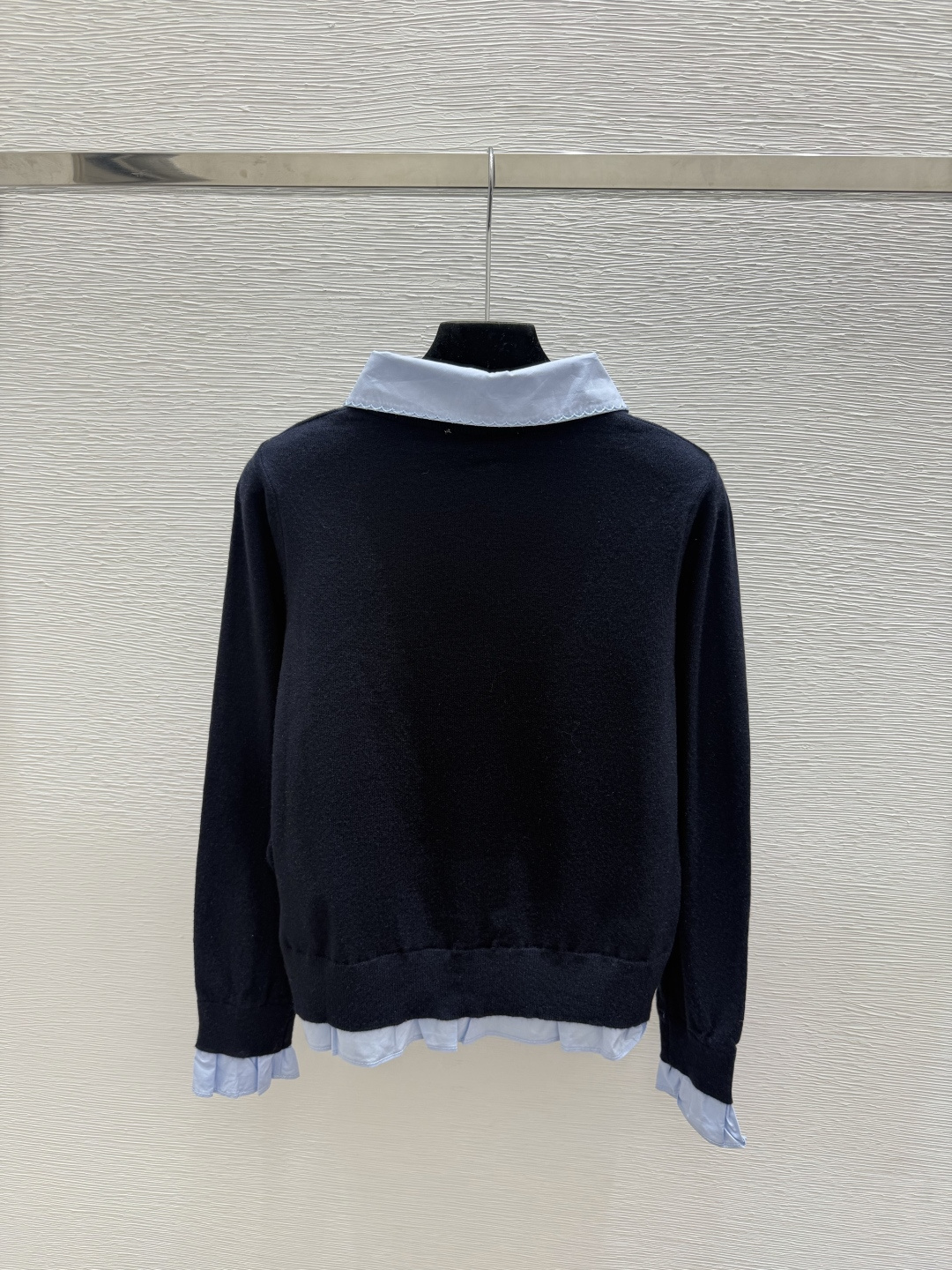 🆕M家🆕  早秋新款 撞色翻领针织长袖开衫 颜色：灰色 宝蓝 尺码：36.38.40      