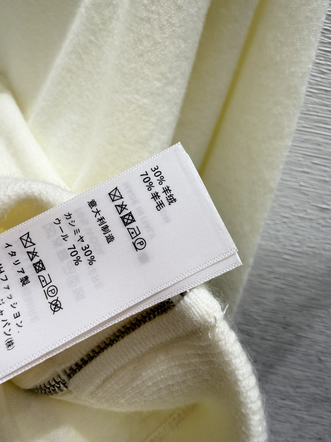 🆕CE家🆕  早秋新款 纯色连帽简约针织长袖开衫 颜色：白色 灰色 宝蓝 尺码：36.38.40      