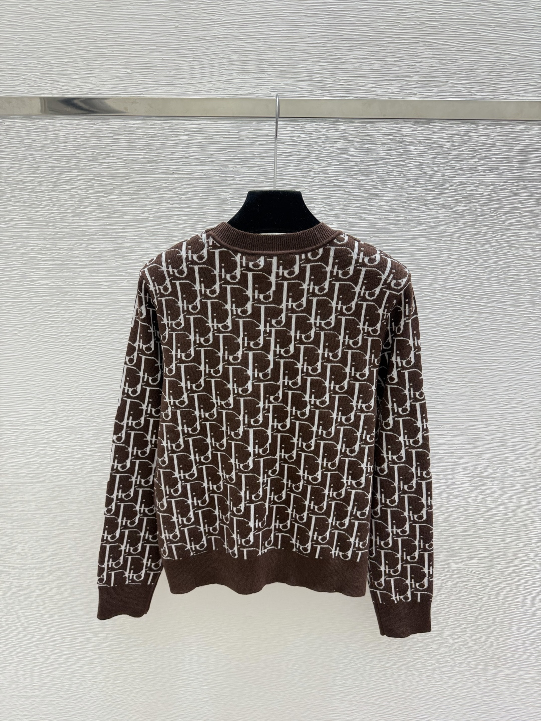 🆕D家🆕  早秋新款 撞色老花字母圆领针织长袖 颜色：灰色 咖啡 尺码：36.38.40      