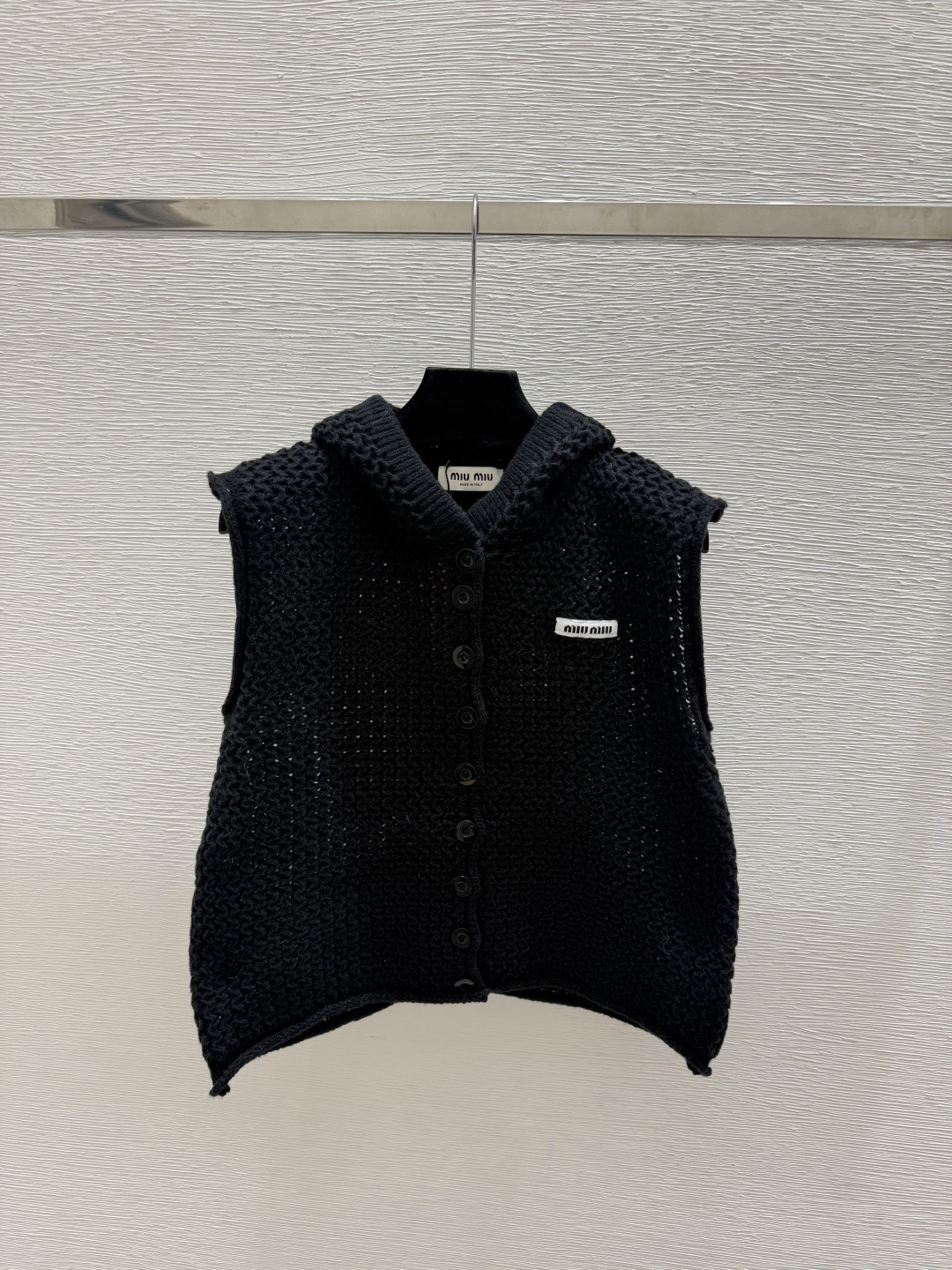 🆕M家🆕  早秋新款 纯色简约连帽针织背心开衫 颜色：杏色 黑色 尺码：36.38.40      