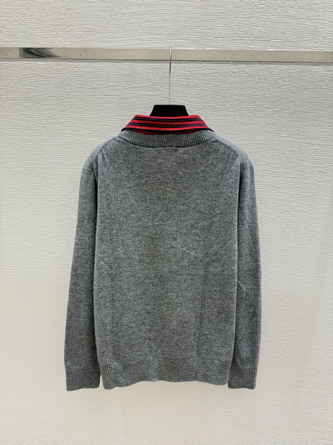 🆕M家🆕  早秋新款  撞色假两件翻领针织长袖 颜色：灰色 尺码：36.38.40      