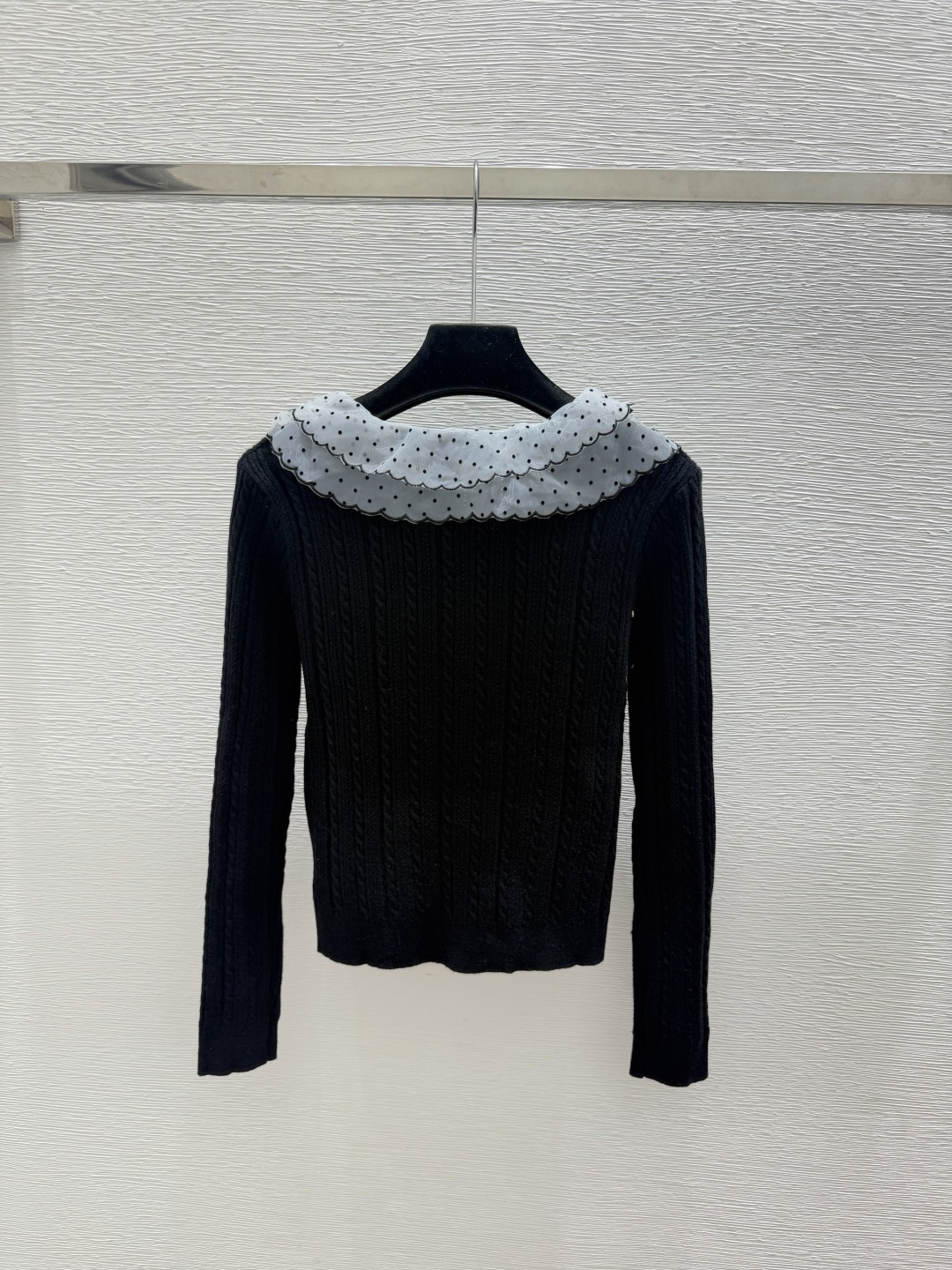 🆕M家🆕  早秋新款  撞色翻领针织长袖开衫 颜色：卡其 黑色 尺码：36.38.40      