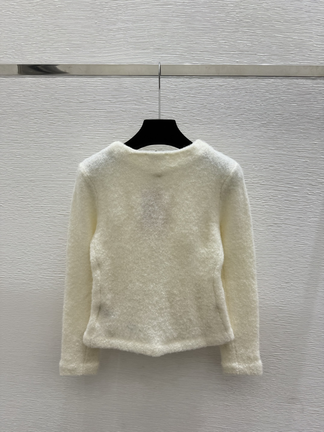 🆕M家🆕  早秋新款  纯色简约圆领针织长袖开衫 颜色：白色 黑色 尺码：36.38.40      
