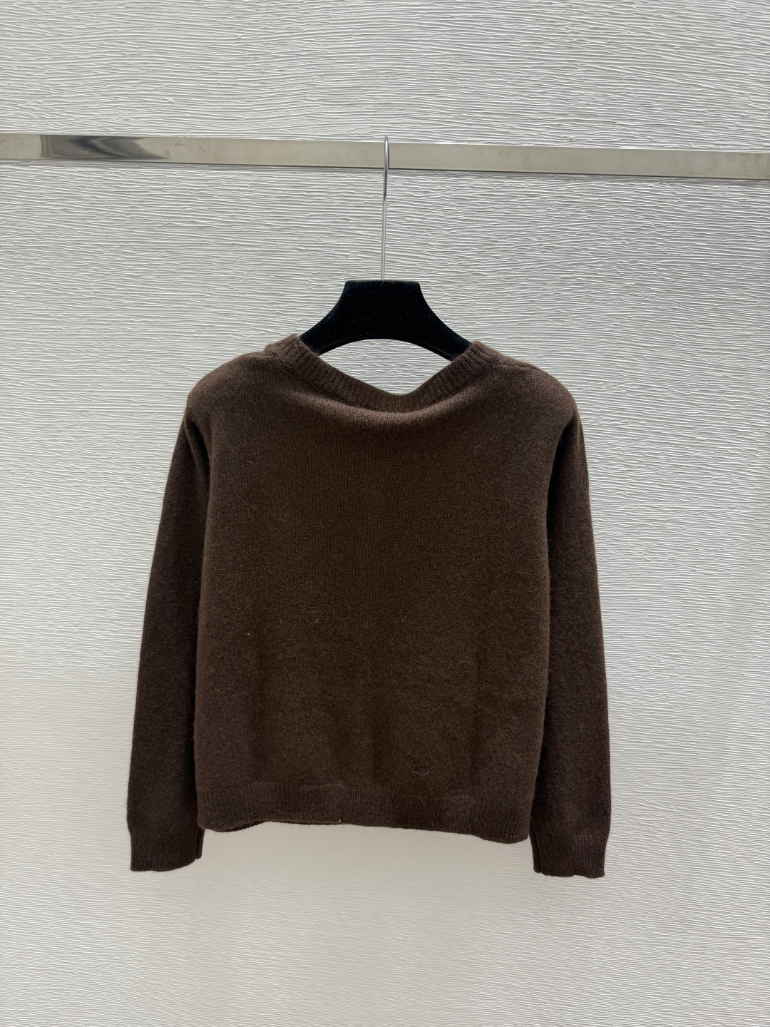 🆕CH家🆕  早秋新款  撞色花卉圆领针织长袖开衫 颜色：杏色 咖啡 尺码：36.38.40      