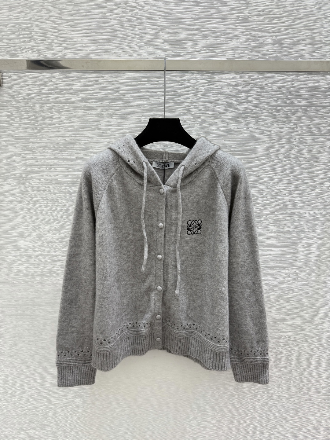 🆕LO家🆕  早秋新款  纯色简约连帽针织长袖开衫 颜色：杏色 灰色 尺码：36.38.40      