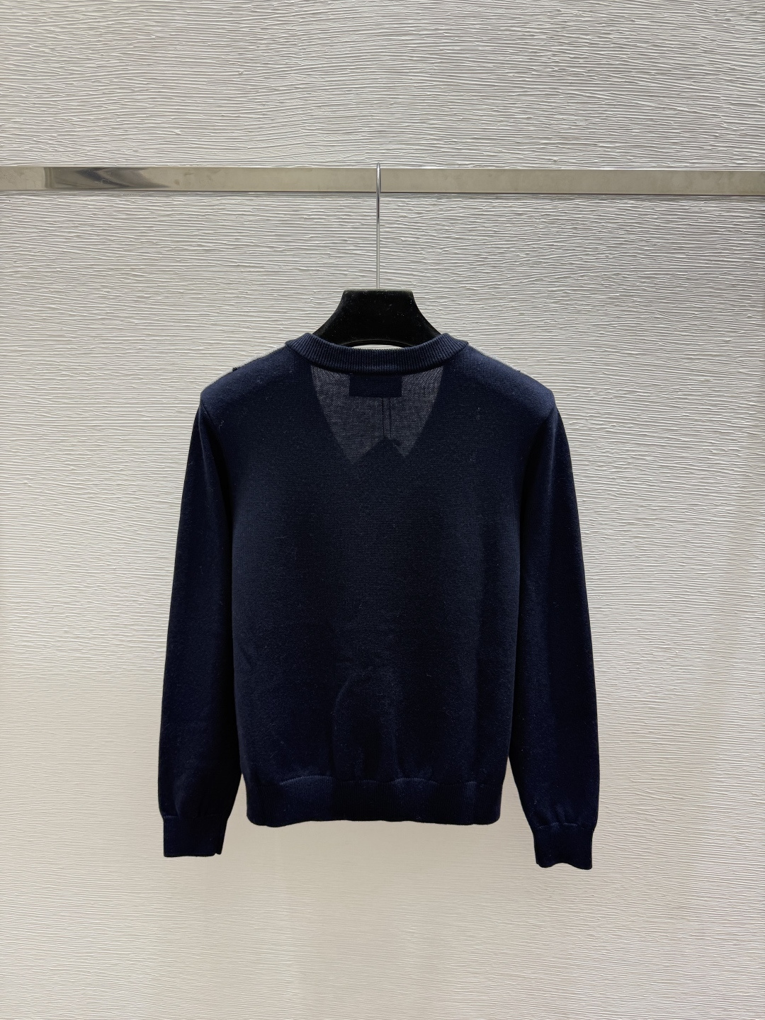 🆕P家🆕  早秋新款  撞色菱格V领针织长袖 颜色：灰色 宝蓝 尺码：36.38.40      
