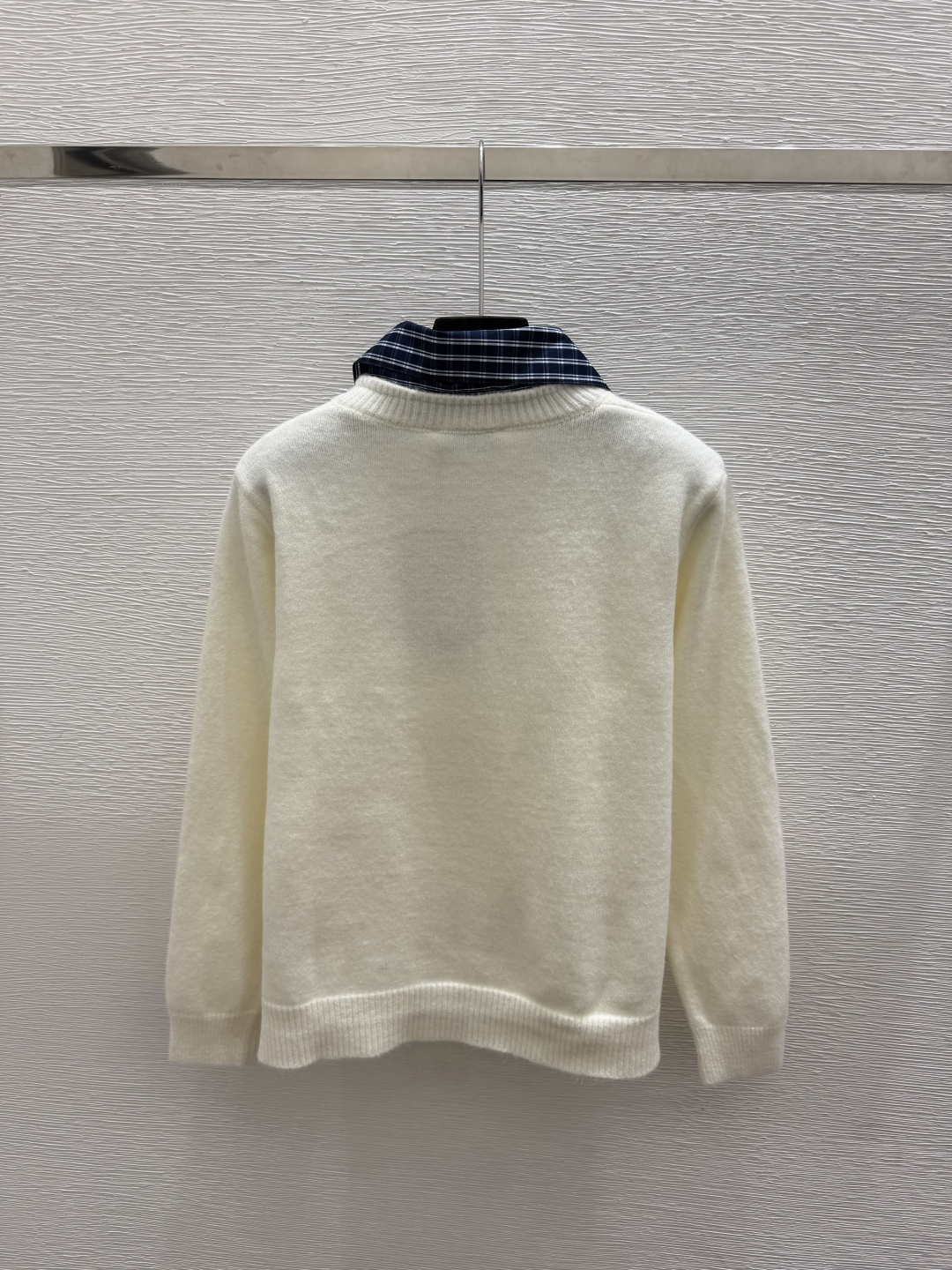 🆕M家🆕  早秋新款  撞色翻领针织长袖开衫 颜色：杏色 灰色 尺码：36.38.40      