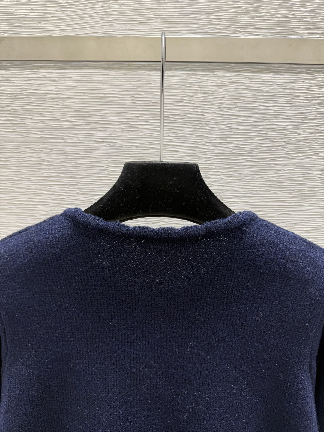 🆕M家🆕  早秋新款 撞色钉珠圆领针织长袖开衫 颜色：宝蓝 尺码：36.38.40      