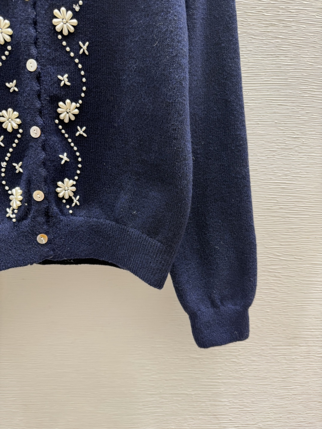 🆕M家🆕  早秋新款 撞色钉珠圆领针织长袖开衫 颜色：宝蓝 尺码：36.38.40      