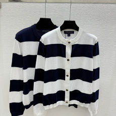 🆕L家🆕 早秋新款 撞色条纹圆领针织长袖开衫 颜色:白色 宝蓝 尺码:36.38.40 🆕L家🆕 早秋新款 撞色条纹圆领针织长袖开衫 颜色:白色 宝蓝 尺码:36.38.40