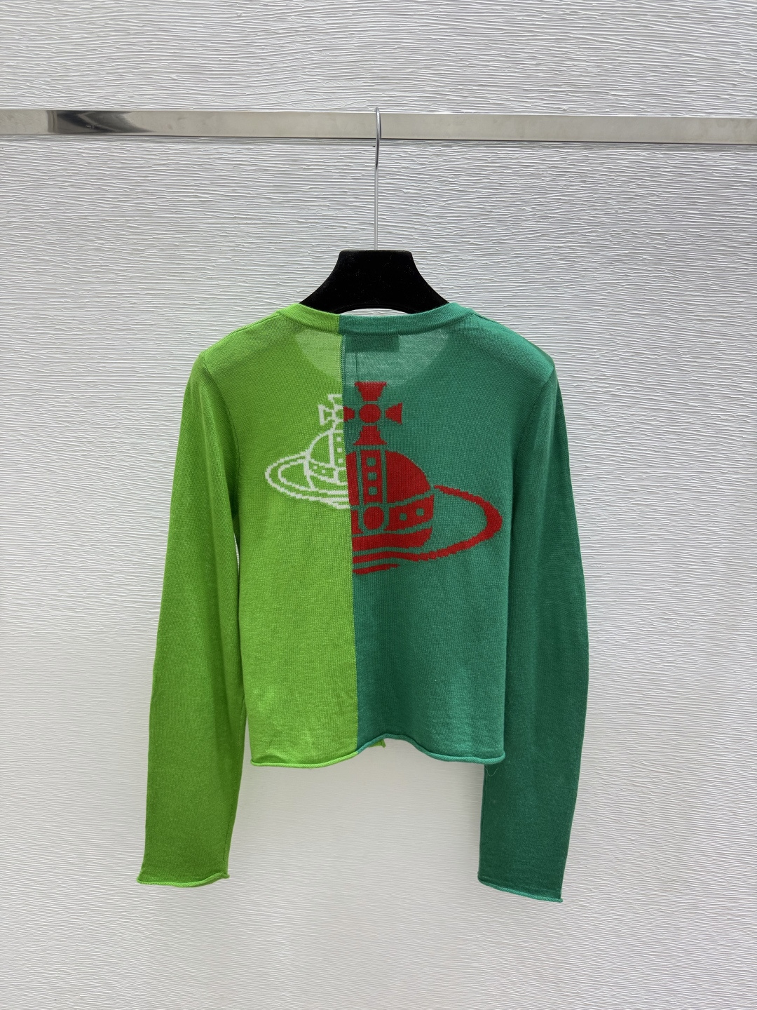 🆕VI家🆕  早秋新款  撞色简约圆领针织长袖开衫 颜色：绿色 黑色 尺码：36.38.40      