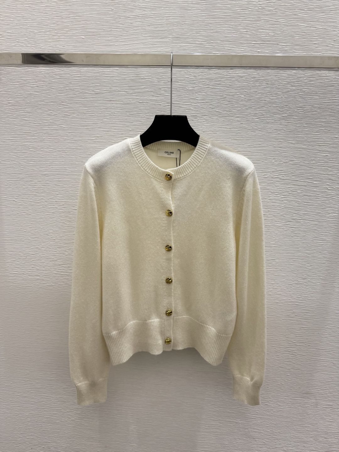 🆕CE家🆕  早秋新款  纯色简约圆领针织长袖开衫 颜色：白色 黑色 尺码：36.38.40      