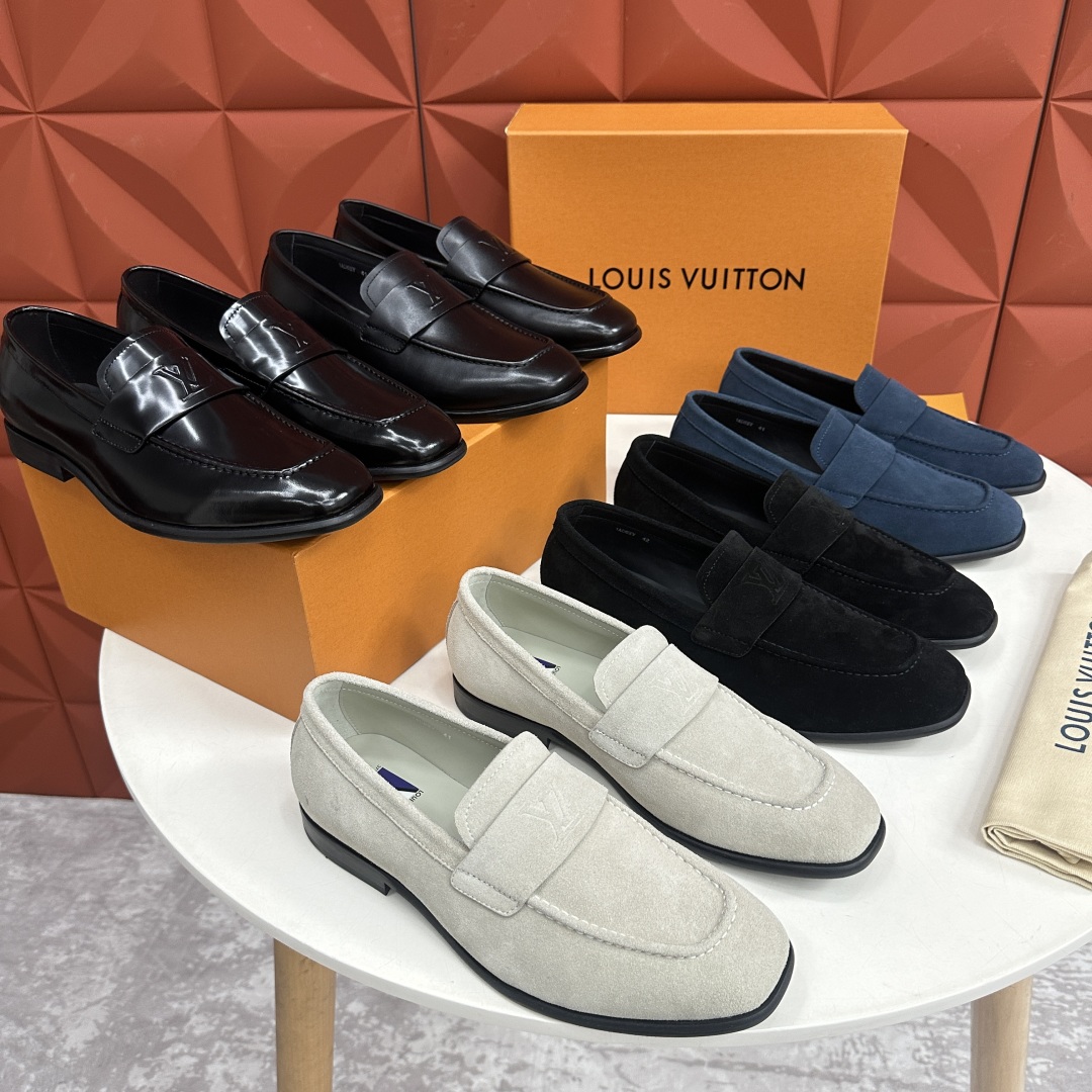 💋💍L家新品    GLOVE乐福鞋  官方 9,600 本款乐福鞋皮鞋以进口开边珠亮皮/精品翻毛牛皮/