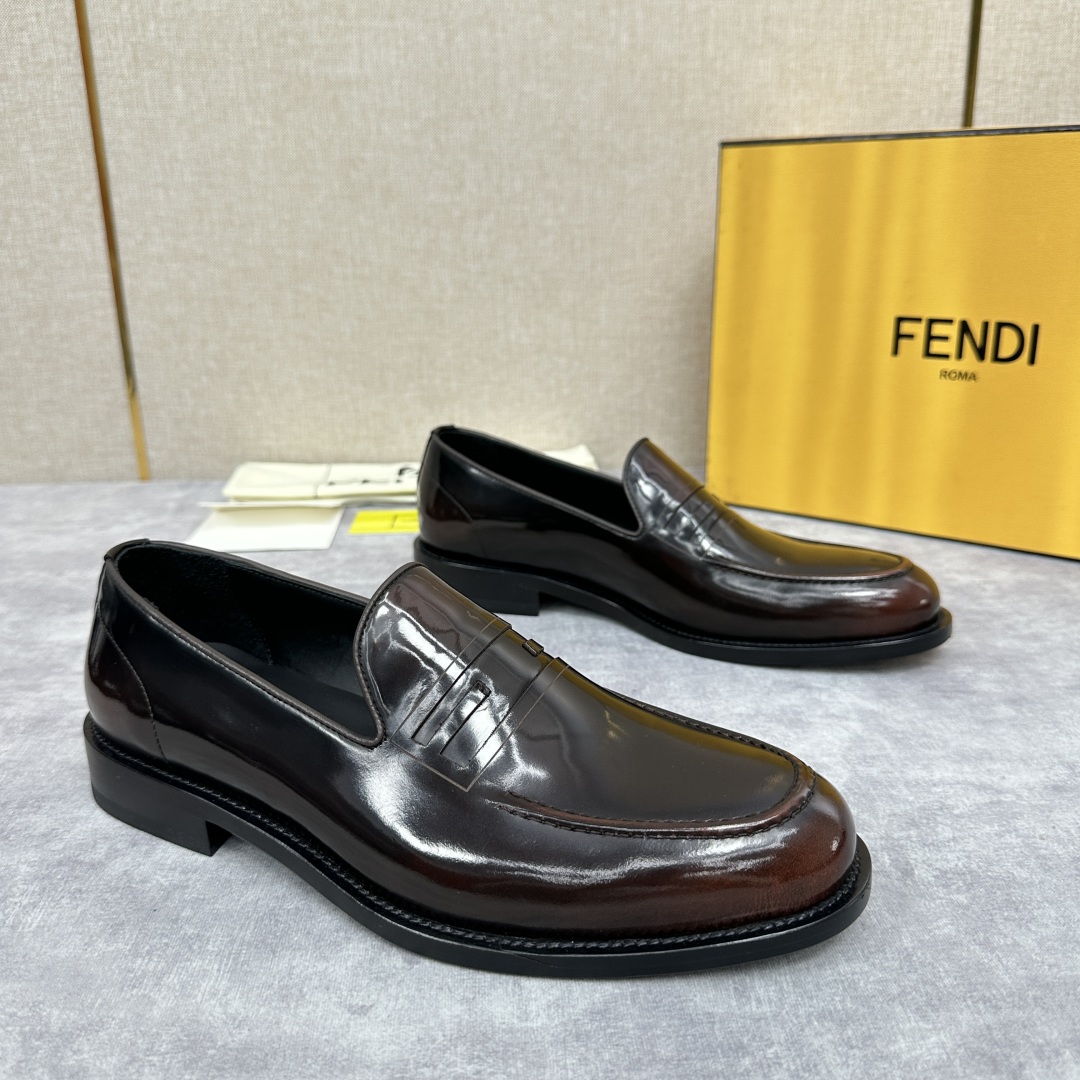 💋💍FD新品 fend* 芬-迪 O’Lock乐福鞋皮鞋 官方  7,200  采用进口牛皮/翻毛皮/开