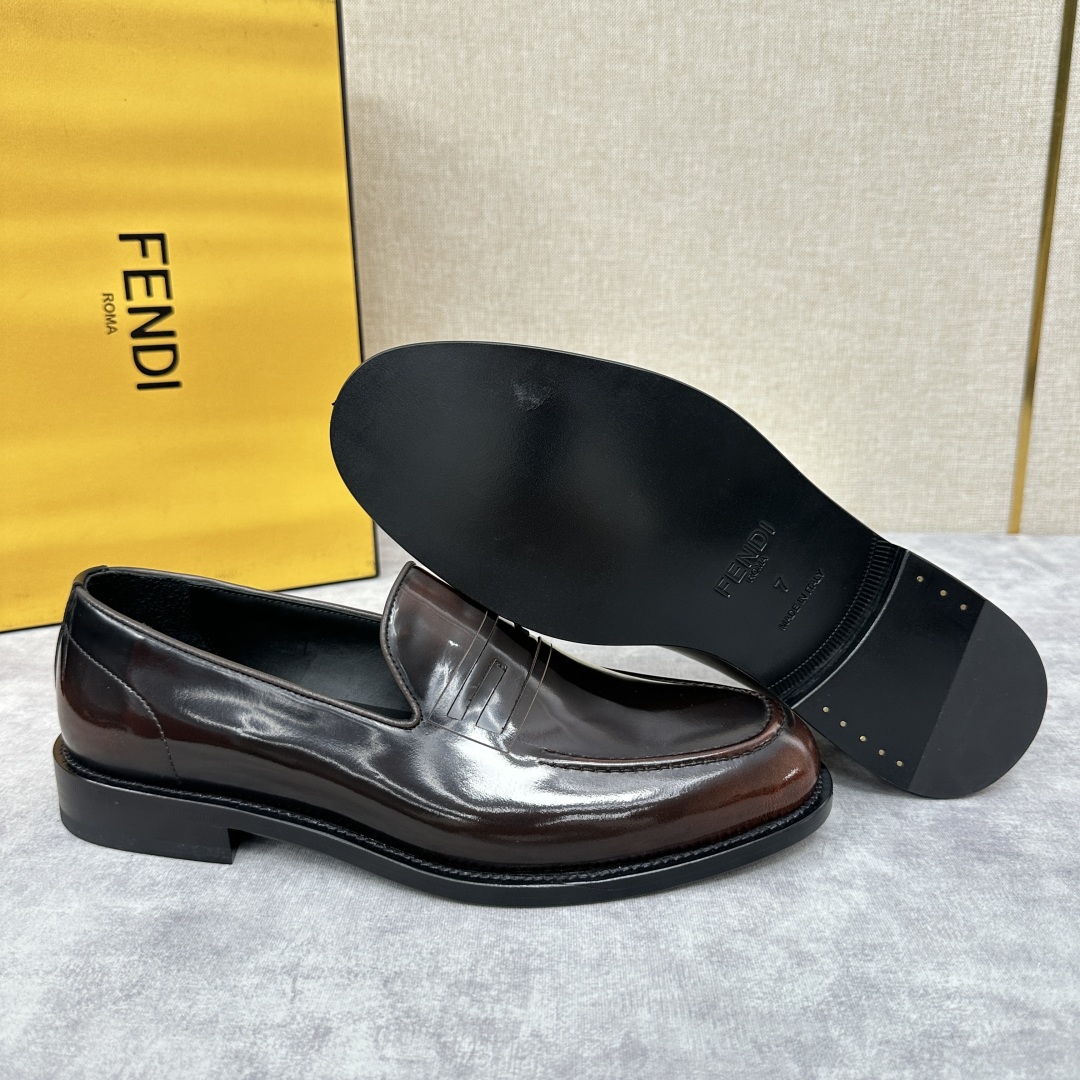 💋💍FD新品 fend* 芬-迪 O’Lock乐福鞋皮鞋 官方  7,200  采用进口牛皮/翻毛皮/开