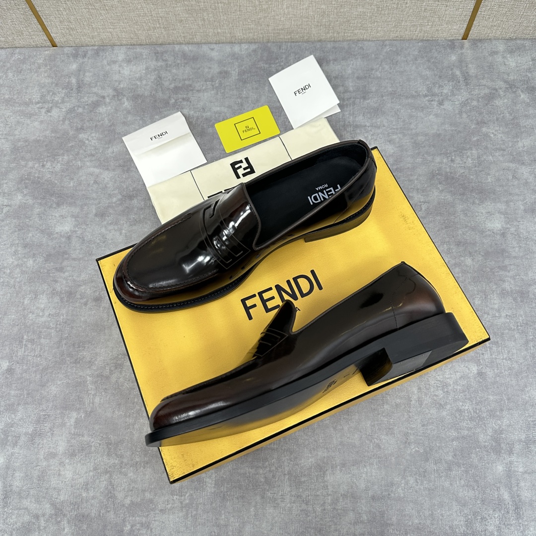 💋💍FD新品 fend* 芬-迪 O’Lock乐福鞋皮鞋 官方  7,200  采用进口牛皮/翻毛皮/开