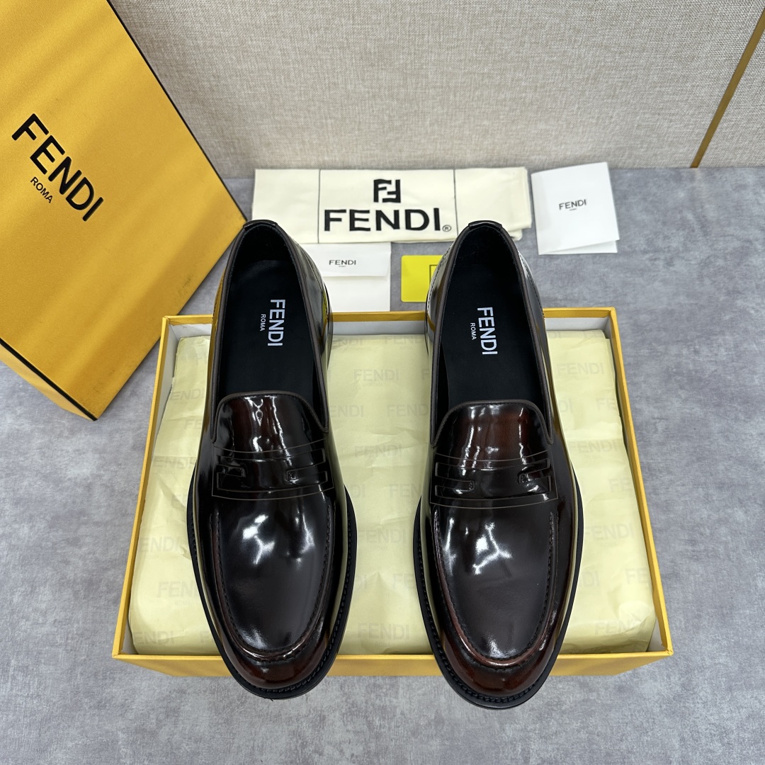 💋💍FD新品 fend* 芬-迪 O’Lock乐福鞋皮鞋 官方  7,200  采用进口牛皮/翻毛皮/开