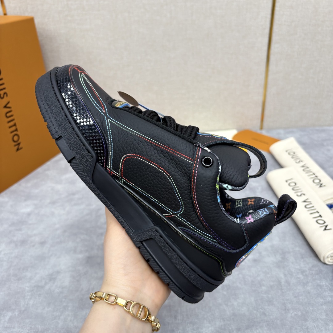 💋💍L家新品  SKATE 复古运动鞋面包鞋  官方 11,100   本款 L*V Skate 运动鞋