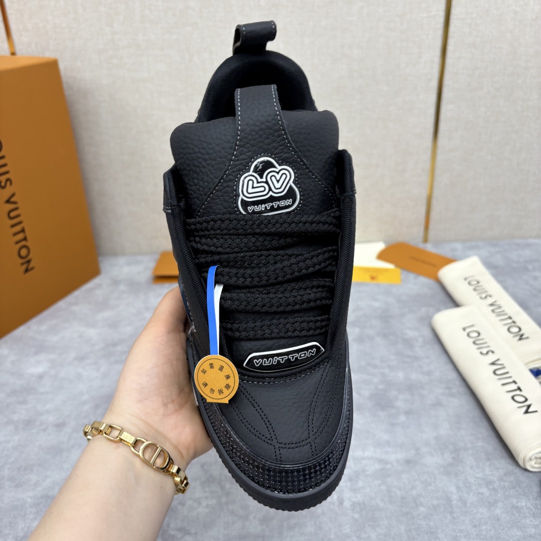 💋💍L家新品  SKATE 复古运动鞋面包鞋  官方 11,100   本款 L*V Skate 运动鞋