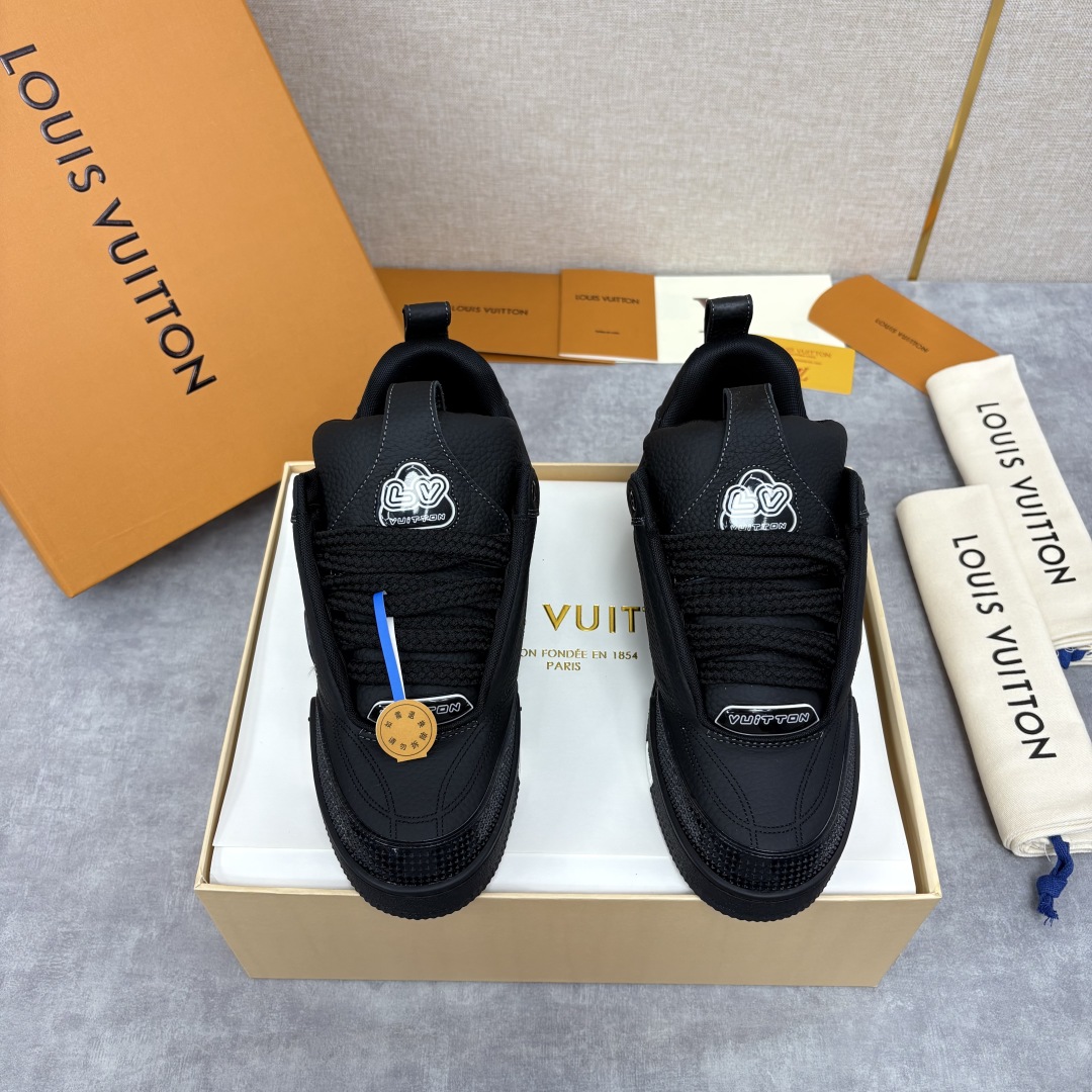 💋💍L家新品  SKATE 复古运动鞋面包鞋  官方 11,100   本款 L*V Skate 运动鞋