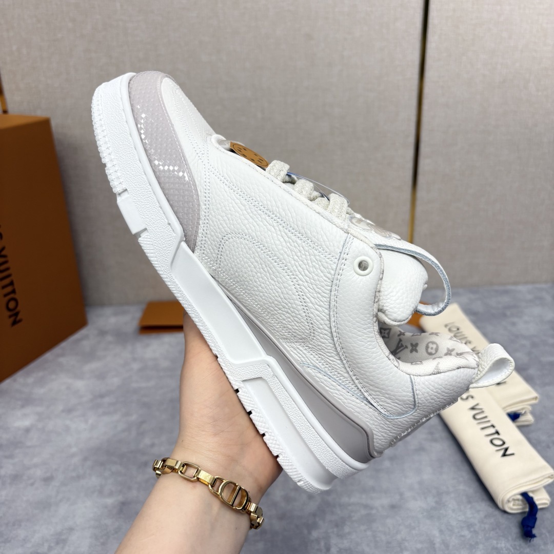 💋💍L家新品 SKATE 复古运动鞋面包鞋 官方 11,100 本款 L*V Skate 运动鞋