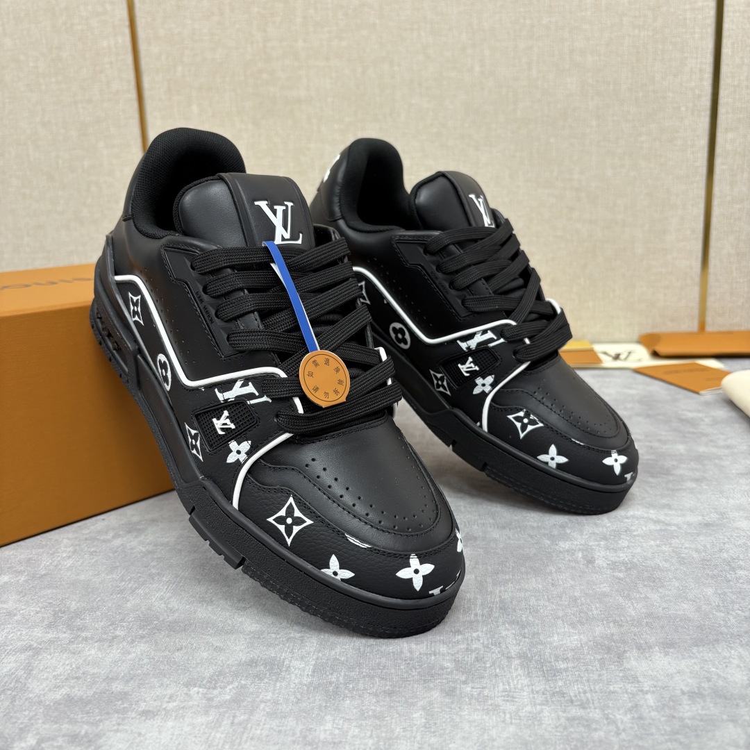 💋💍L家新品  TRAINER 运动鞋系列     官方 10,600    本款L*V Trainer