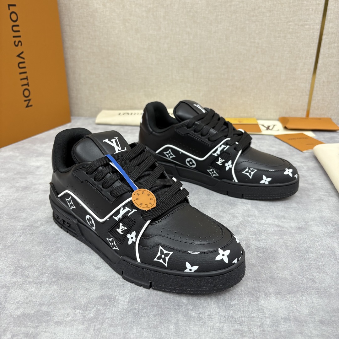 💋💍L家新品  TRAINER 运动鞋系列     官方 10,600    本款L*V Trainer