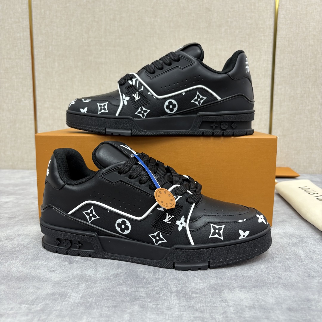 💋💍L家新品  TRAINER 运动鞋系列     官方 10,600    本款L*V Trainer