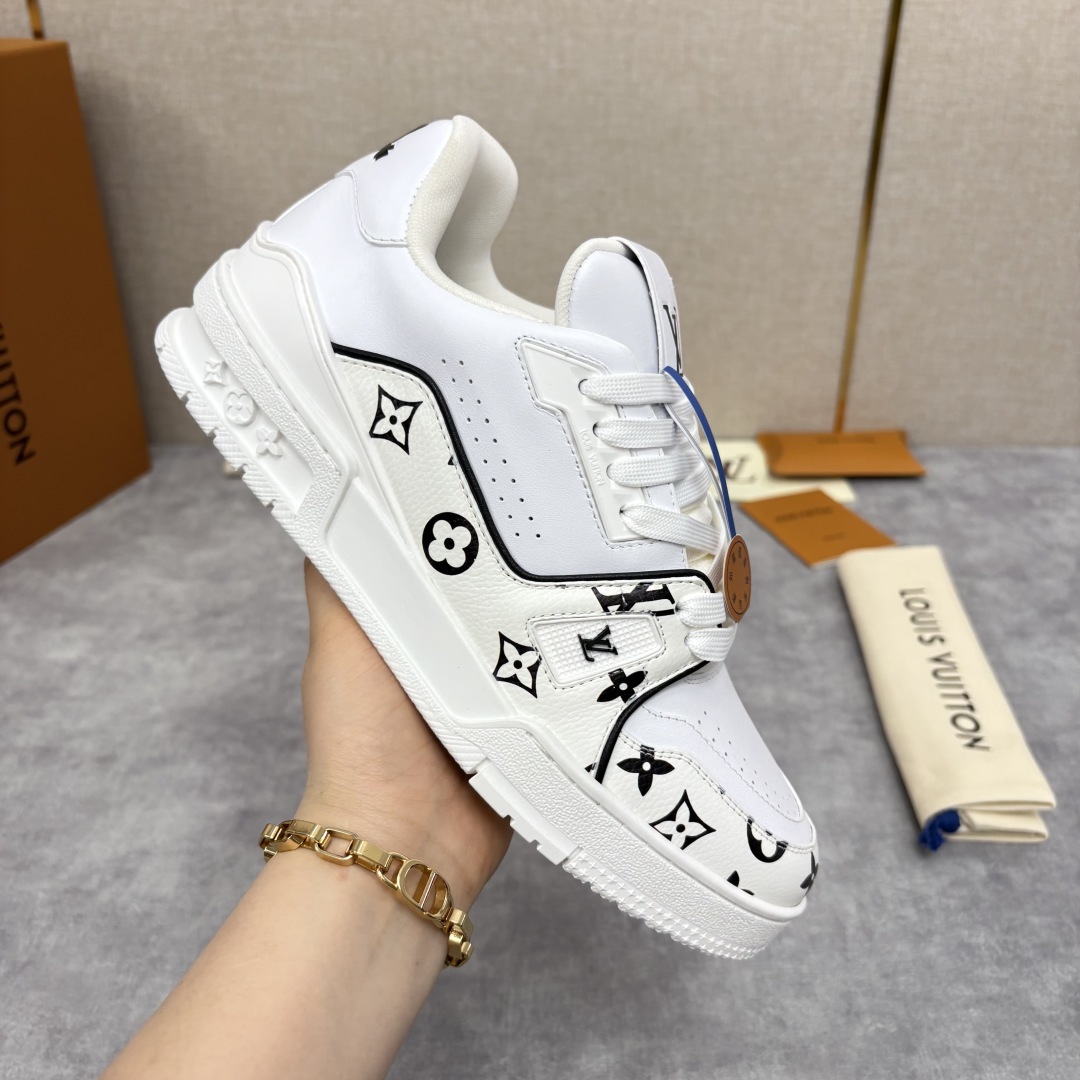 💋💍L家新品 TRAINER 运动鞋系列 官方 10,600 本款L*V Trainer