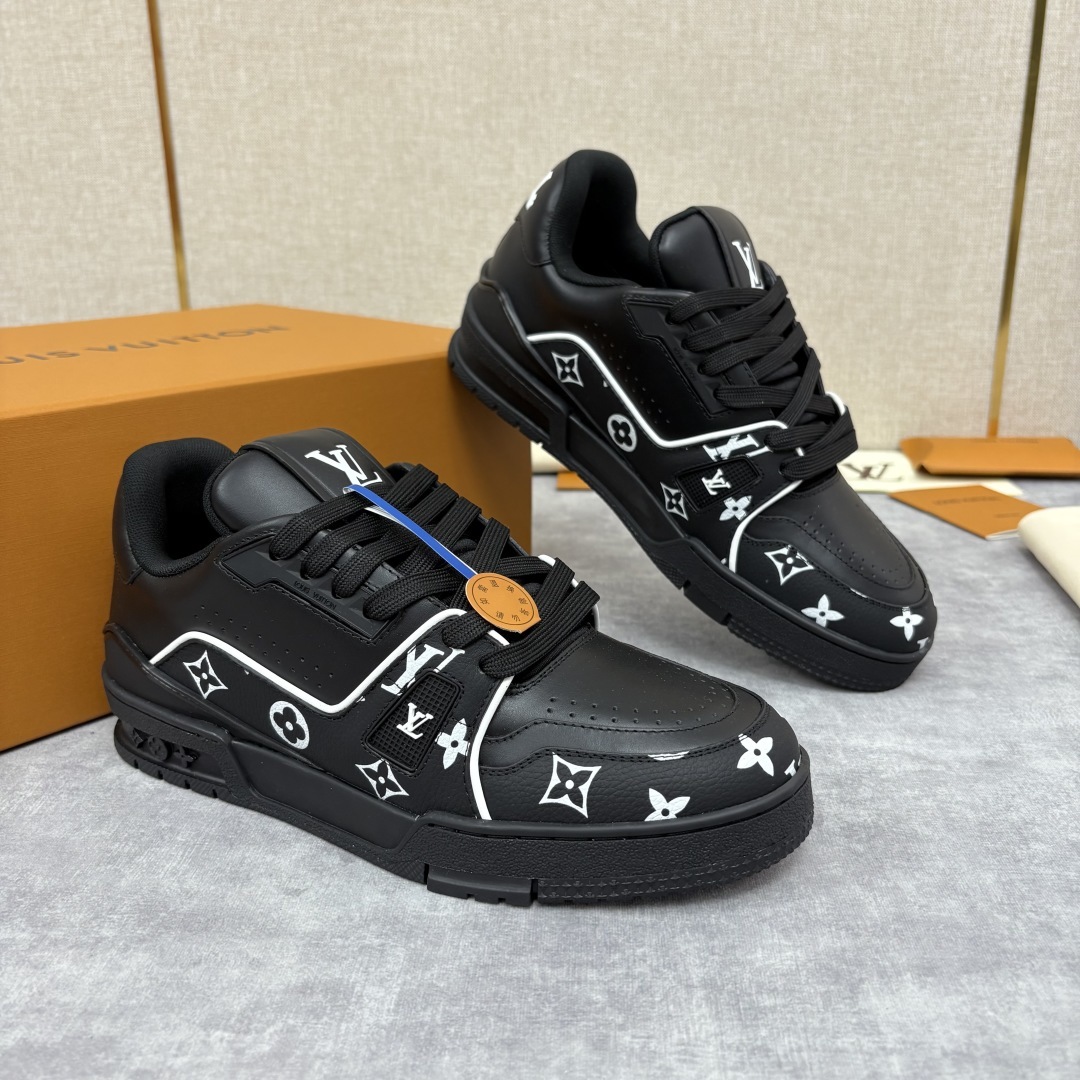 💋💍L家新品 TRAINER 运动鞋系列 官方 10,600 本款L*V Trainer