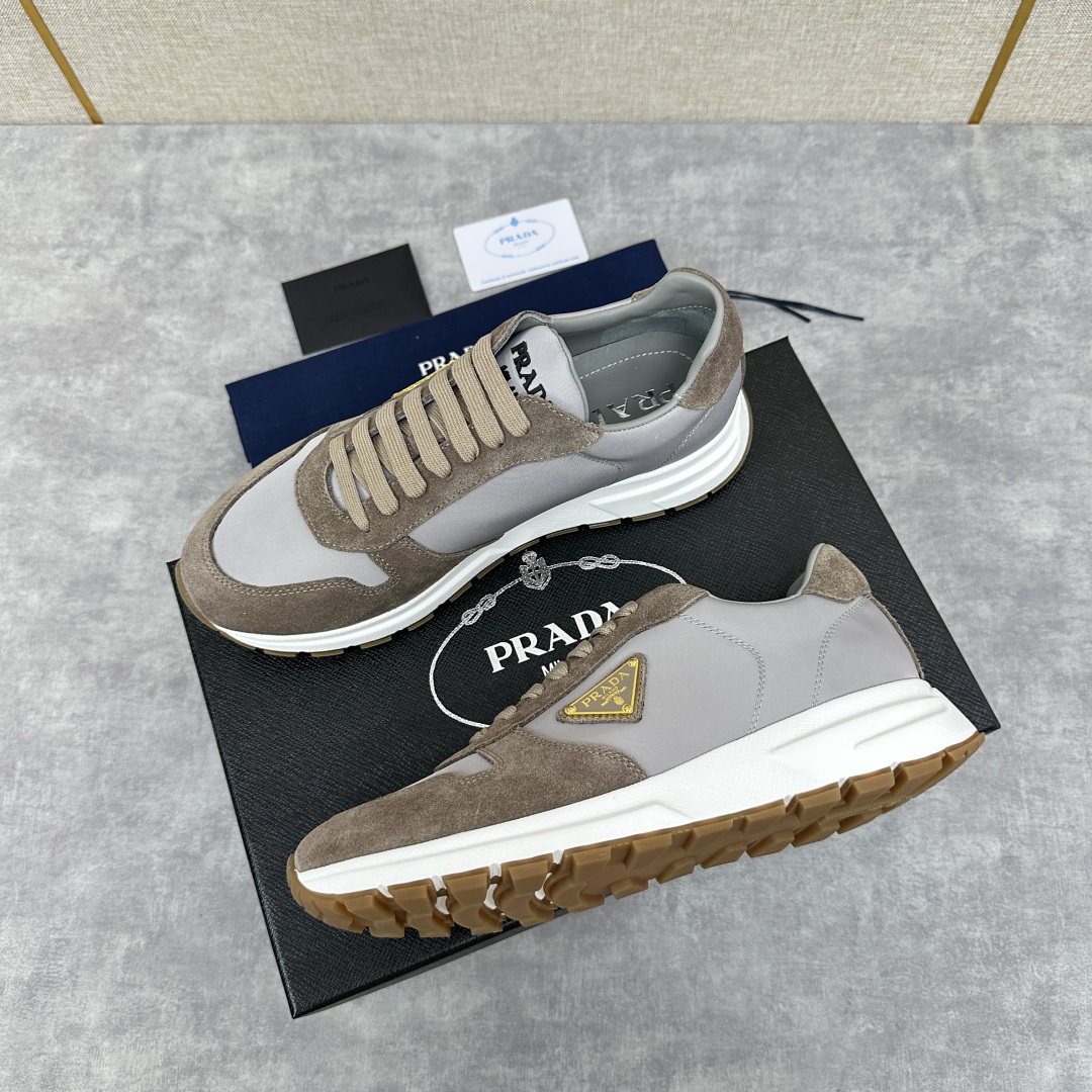 💋💍P家 普拉-达 PRA运动慢跑鞋新品  官方8,200 采用进口牛皮拼接打造 PRAX 1 运动鞋融