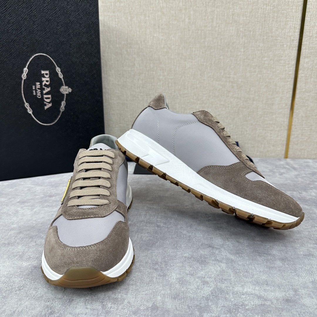 💋💍P家 普拉-达 PRA运动慢跑鞋新品  官方8,200 采用进口牛皮拼接打造 PRAX 1 运动鞋融