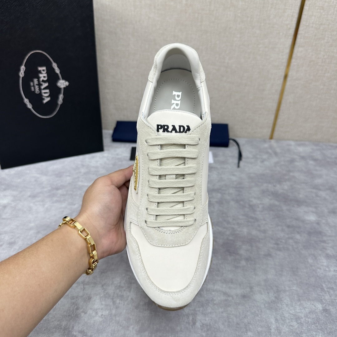 💋💍P家 普拉-达 PRA运动慢跑鞋新品  官方8,200 采用进口牛皮拼接打造 PRAX 1 运动鞋融