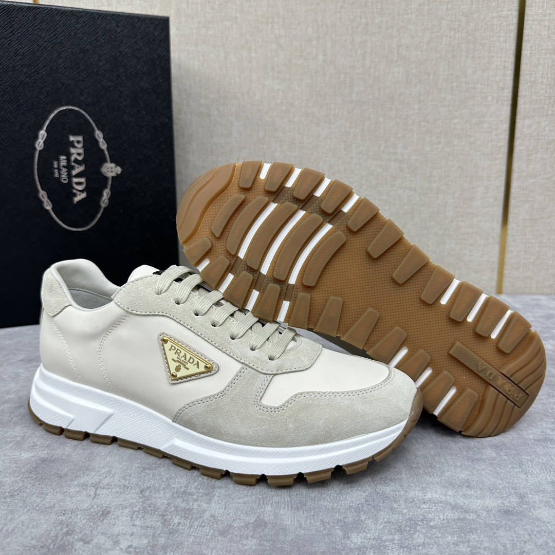 💋💍P家 普拉-达 PRA运动慢跑鞋新品  官方8,200 采用进口牛皮拼接打造 PRAX 1 运动鞋融