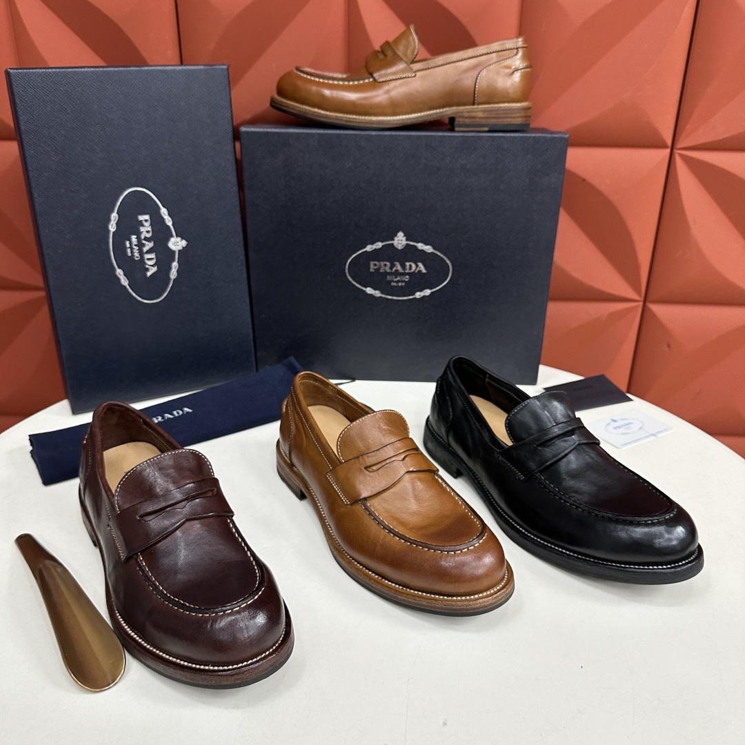 💋💍p家新品  Prad*男士正装乐福皮鞋  固特异工艺  采用进口小牛皮材质水洗 .做旧风格更新男士品