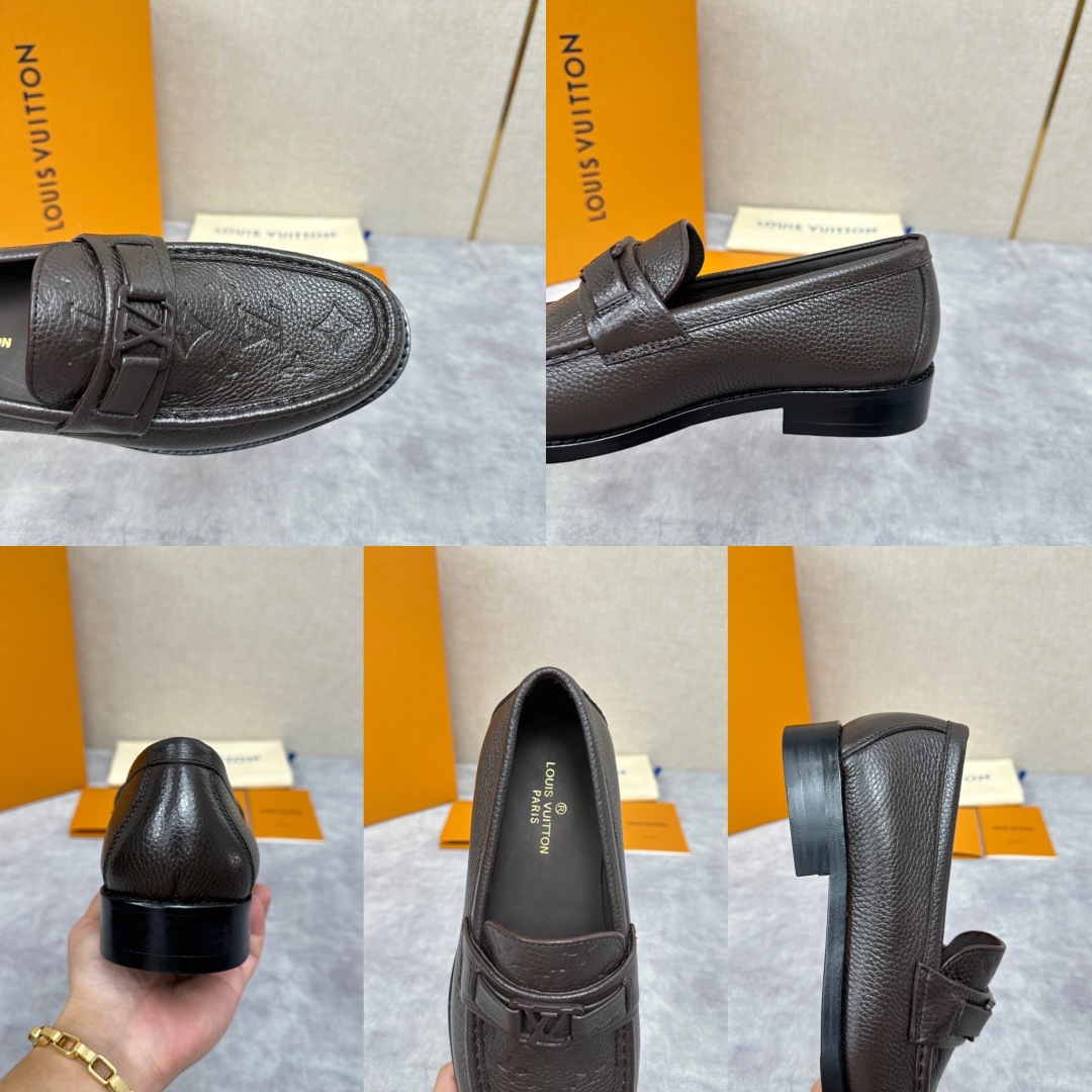 💋💍L家新品  LOUI* 乐福鞋皮鞋  官方 9,000  本款乐福鞋采用进口牛皮/开边珠亮皮/Mon
