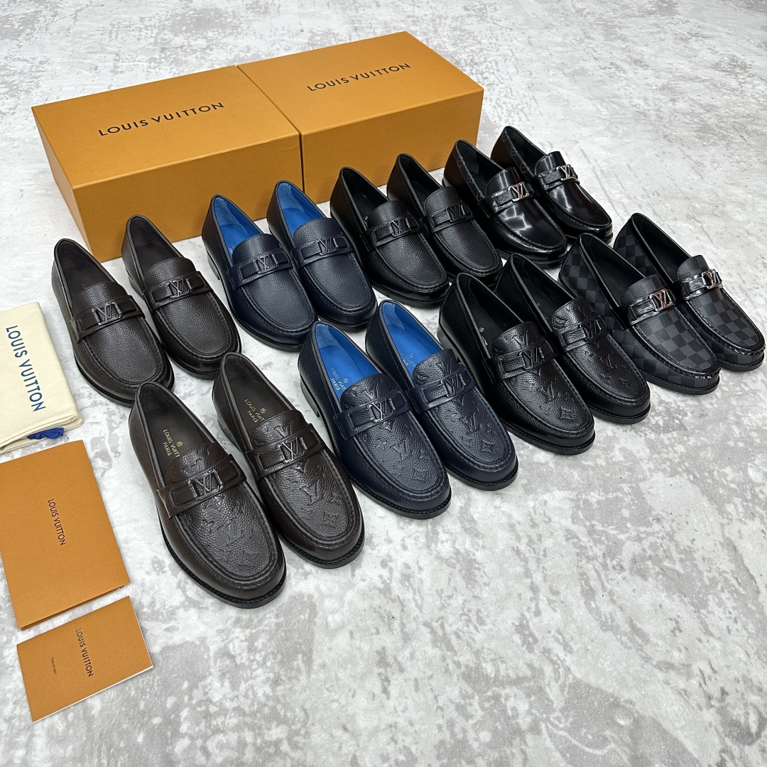 💋💍L家新品  LOUI* 乐福鞋皮鞋  官方 9,000  本款乐福鞋采用进口牛皮/开边珠亮皮/Mon