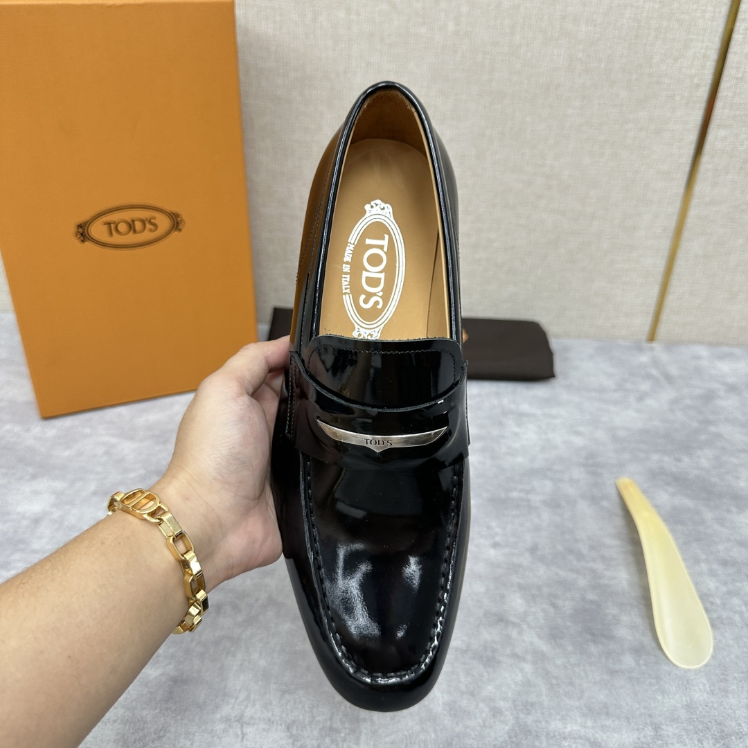 💋💍TOD*S 新品   托德-斯  皮革乐福鞋皮鞋    官方   6,600   本款乐福鞋设计简约
