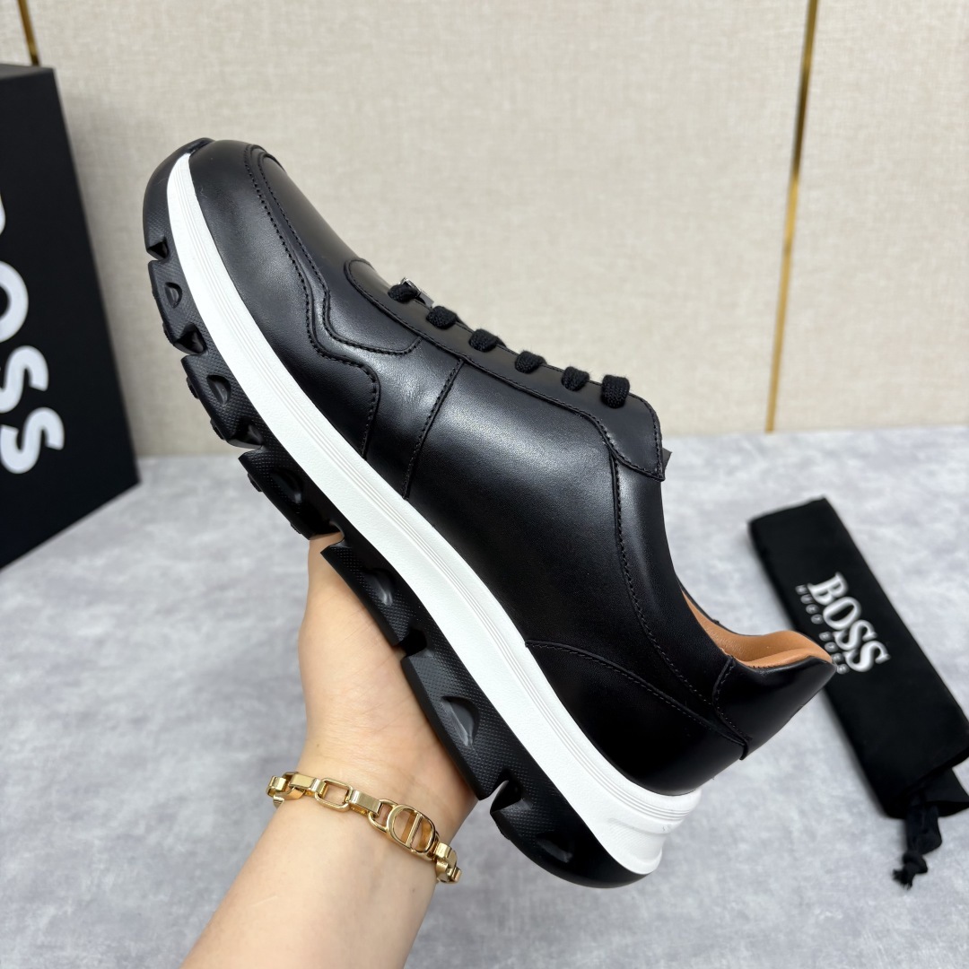 💋💍 HUGO BOSS LEATHER TRAINERS WITH RUBBER OUTSOLE 领