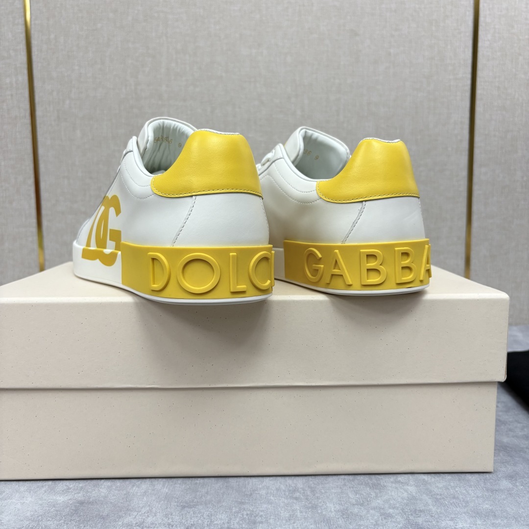 💋💍D &G 杜嘉-班纳(Dolce & Gabban*) 挑选您的全新运动鞋板鞋。简约廓形缀以对比感