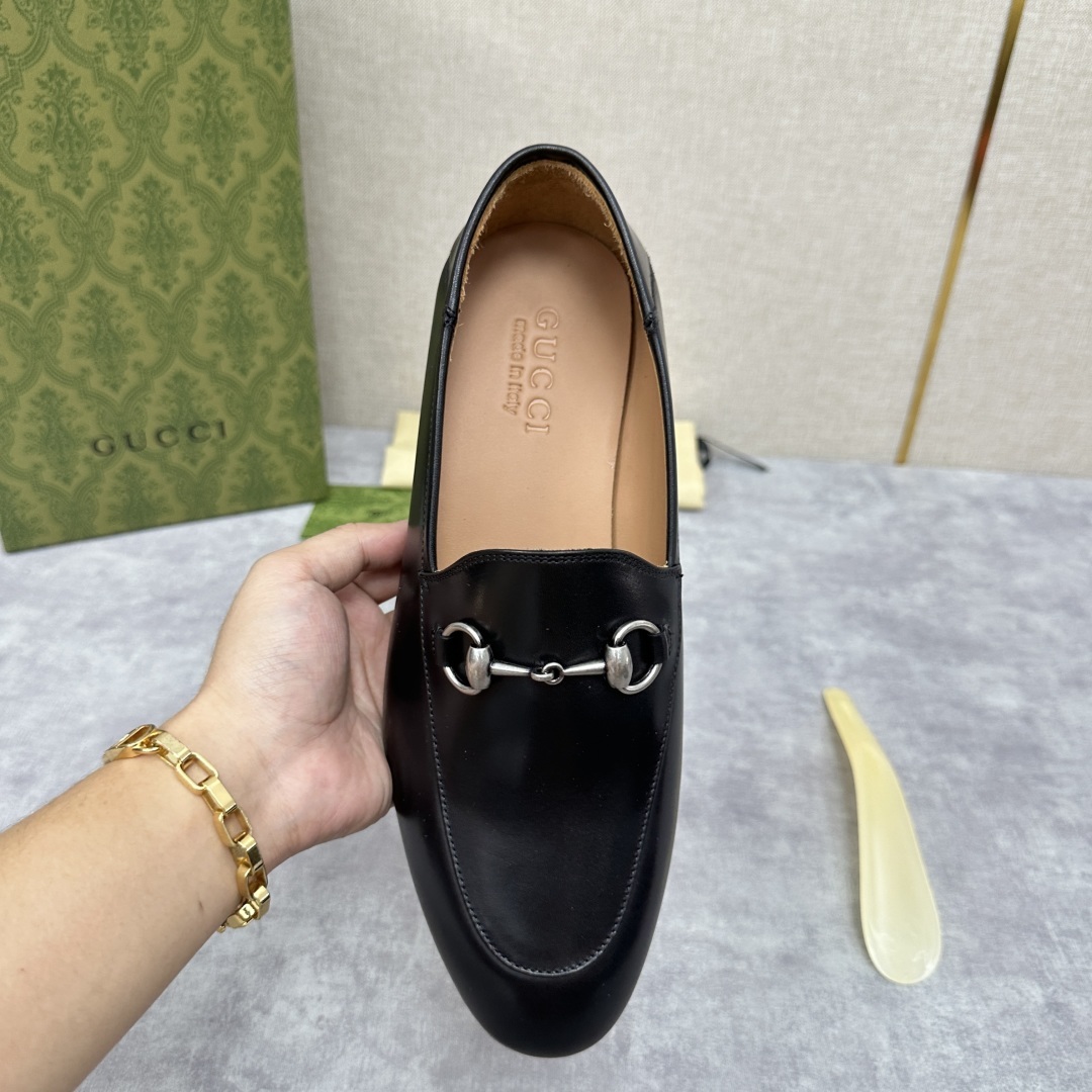 💋💍G家新品 GUCC* 古~ Jordaan系列男士马衔扣改色乐福鞋皮鞋 官方7,600 采用进
