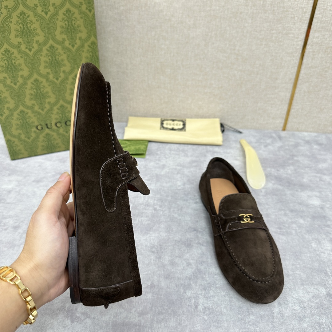 💋💍G家新品男士“G金属扣乐福鞋   官方7,300  采用进口翻毛皮打造  各式纹理和材质以焕新格调再