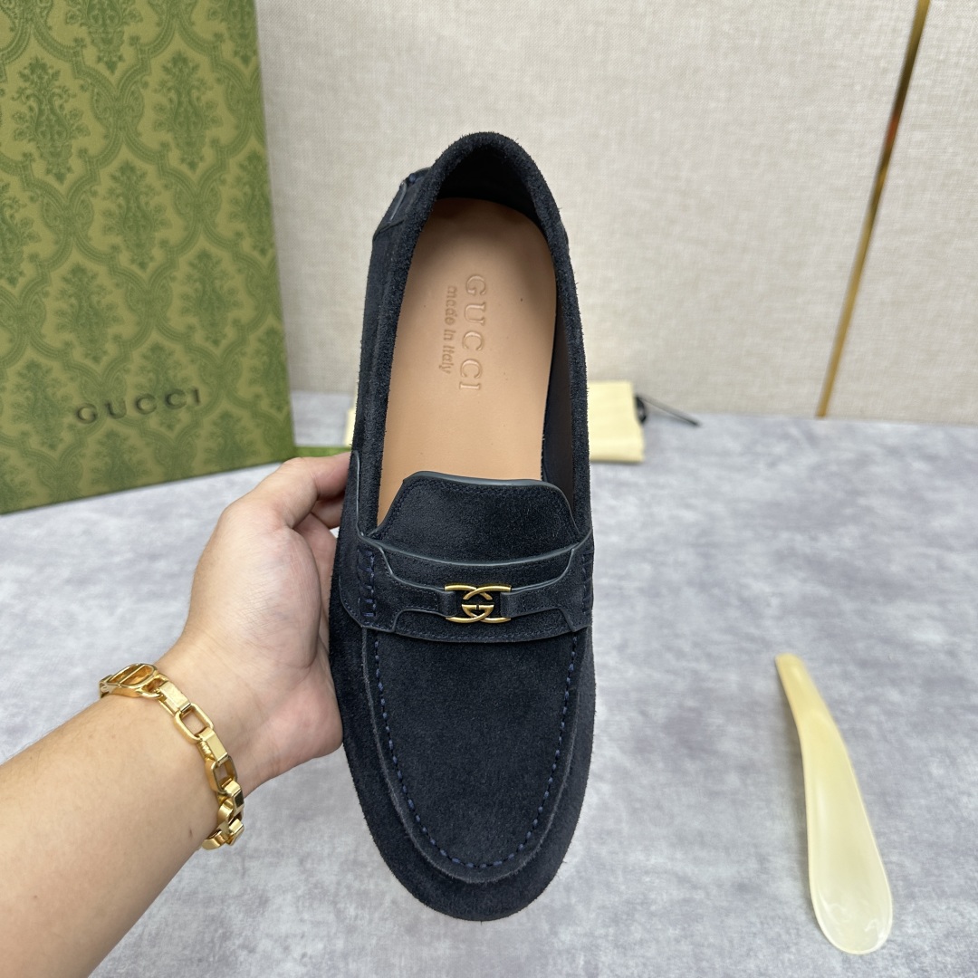 💋💍G家新品男士“G金属扣乐福鞋   官方7,300  采用进口翻毛皮打造  各式纹理和材质以焕新格调再