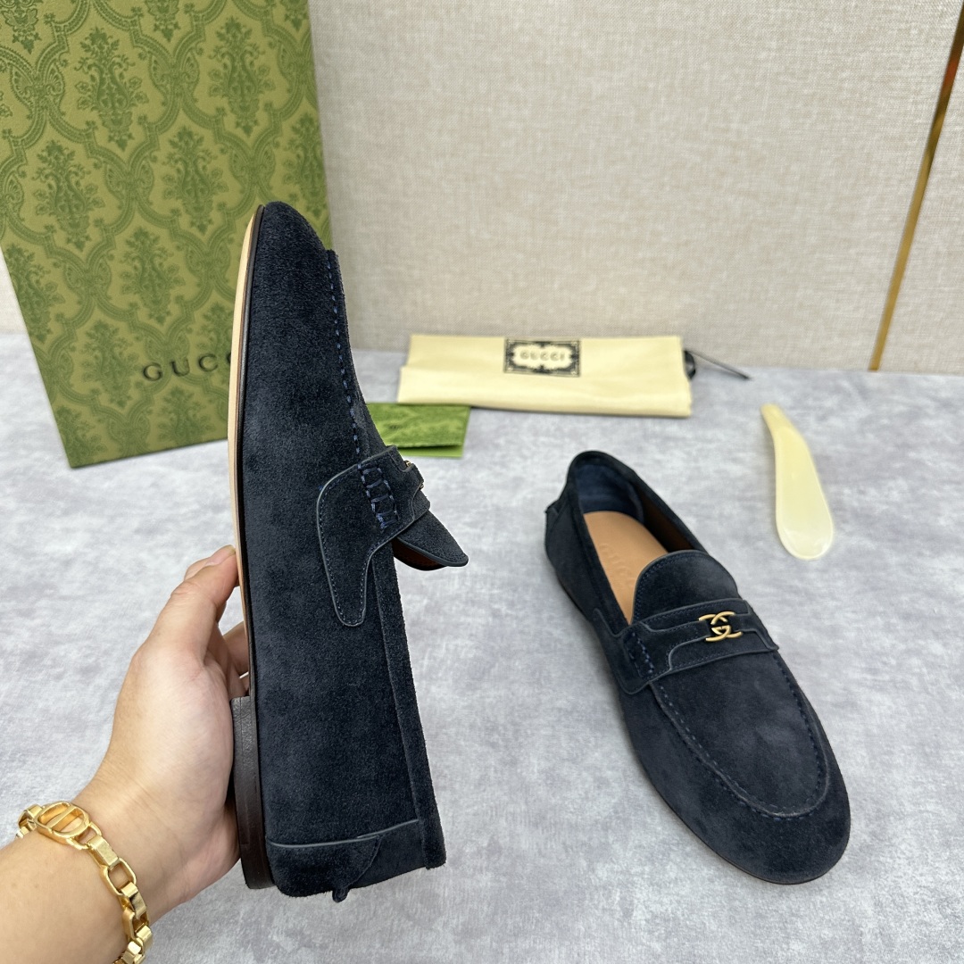 💋💍G家新品男士“G金属扣乐福鞋   官方7,300  采用进口翻毛皮打造  各式纹理和材质以焕新格调再