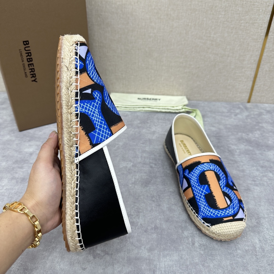 💋💍B家 渠道出口公司级订单 春夏季新品 草编渔夫鞋来袭 踏青春季必备鞋,鞋面采用原版棉质格纹帆布/彩印