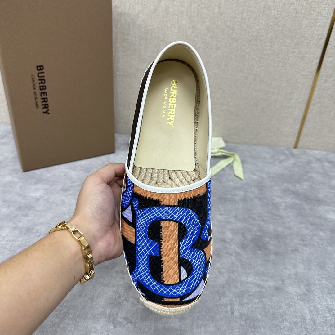 💋💍B家 渠道出口公司级订单 春夏季新品 草编渔夫鞋来袭 踏青春季必备鞋,鞋面采用原版棉质格纹帆布/彩印