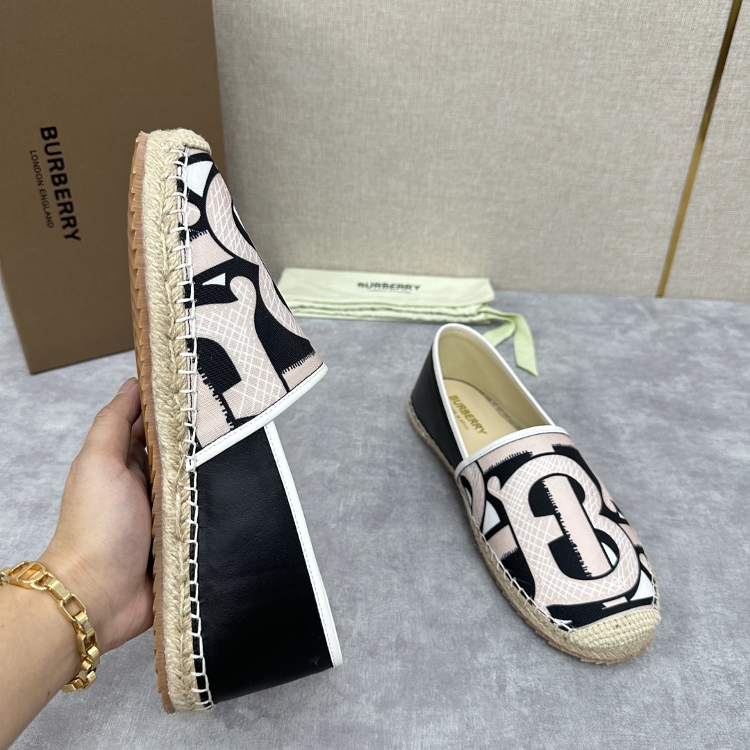 💋💍B家 渠道出口公司级订单 春夏季新品 草编渔夫鞋来袭 踏青春季必备鞋,鞋面采用原版棉质格纹帆布/彩印